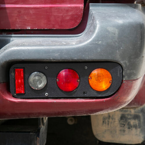 Piloto Trasero Izquierdo Nissan Terrano II r20